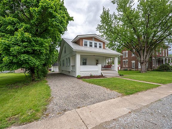 4th image of 117 W Main St