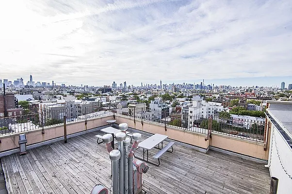 Rented by Level Group | media 35