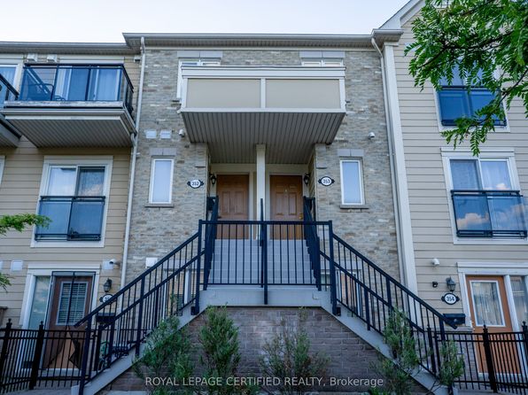 4975 Southampton Dr #353, Mississauga, ON L5M 8E5