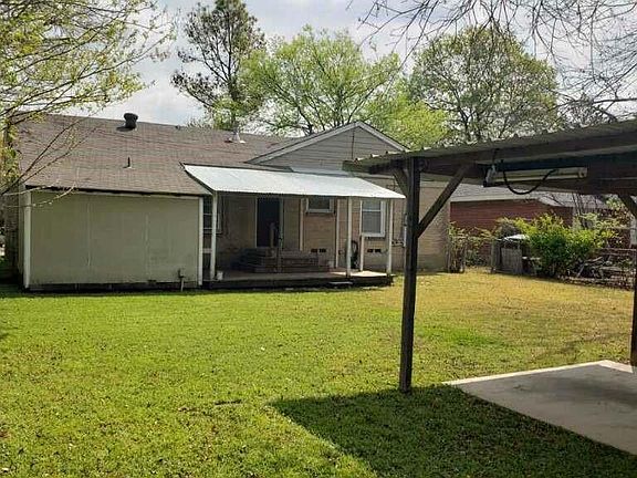 another view of back yard.