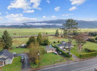 4208 3rd St, Tillamook, OR 97141