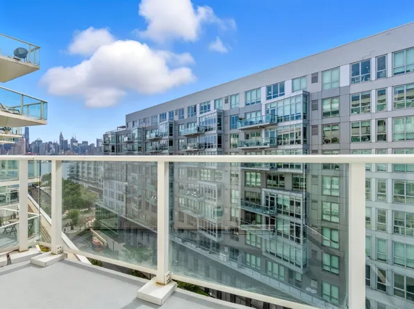 800 Avenue At Port Imperial image 18 of 35