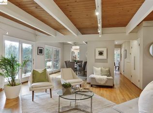 5978 Ascot Dr, Oakland, CA 94611