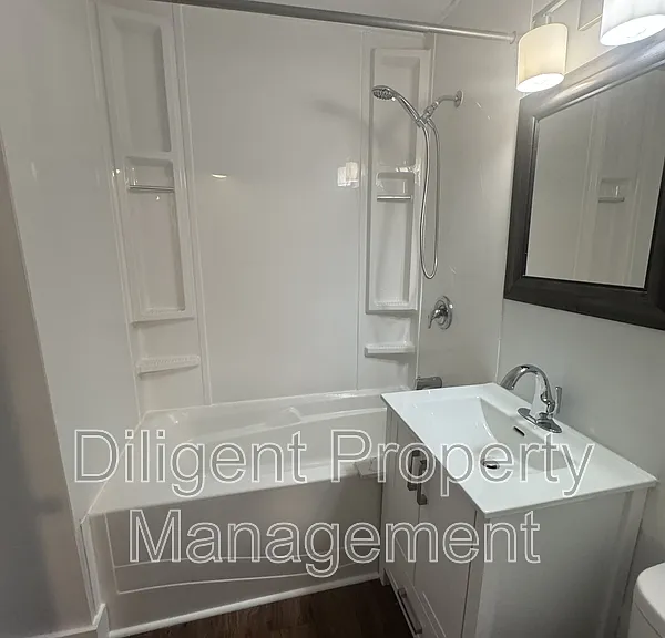 736 Stormont St #UPPER — Photo 14
