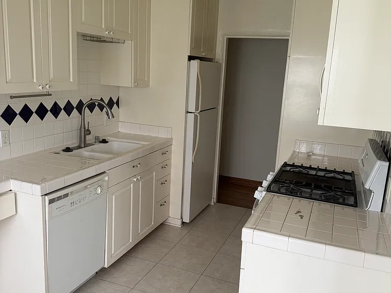 454 N Ogden Dr #2 — Photo 20