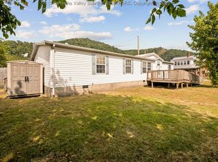 172 Elm St, East Bank, WV 25067