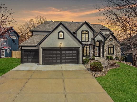 3rd image of 6165 NW Forest Dr