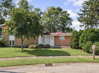 1527 S Pointe Dr, Rantoul, IL 61866
