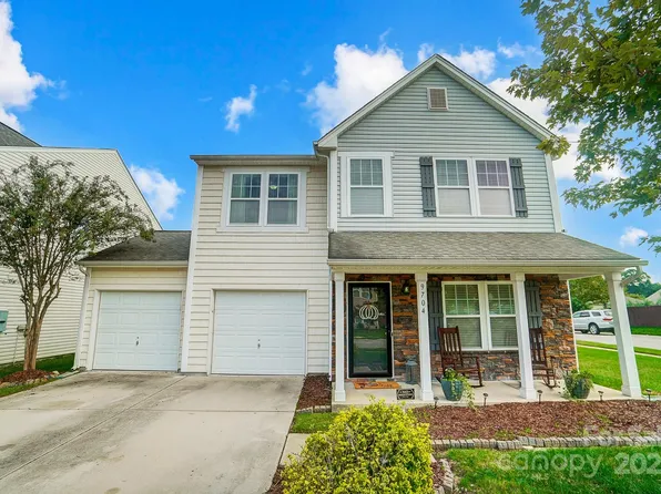 9704 Cayenne Dr, Charlotte, NC 28214