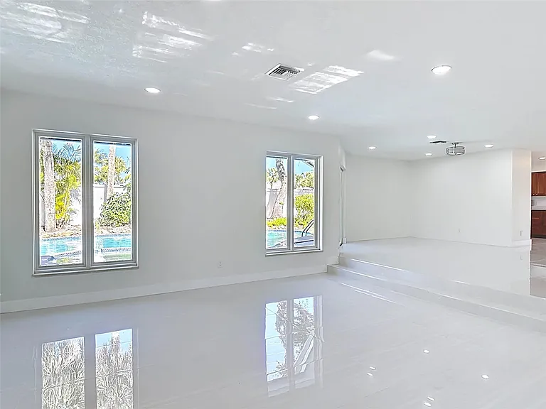 1200 Poitras Dr — Photo 3