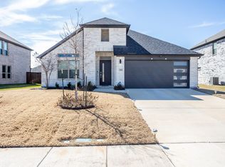 501 Tuscany Dr, Forney, TX 75126