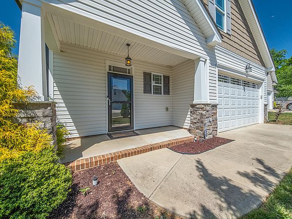 5th image of 802 Hickory Ln