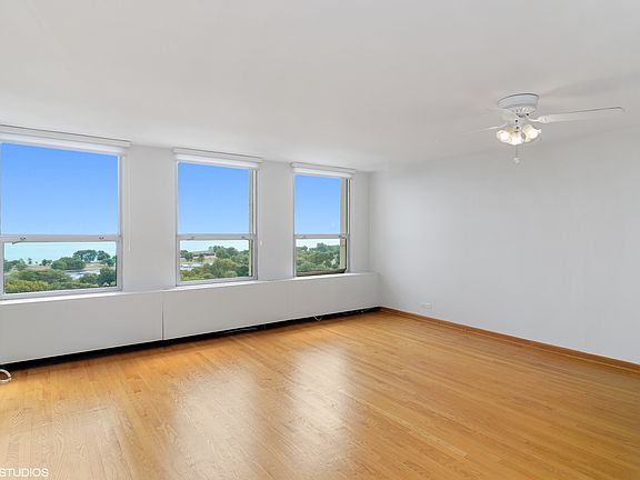 2nd image of 2626 N Lakeview Ave APT 1607