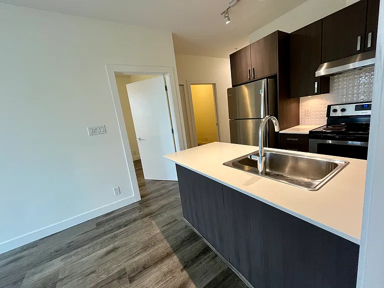 166 E 11th Ave #8 — Photo 9