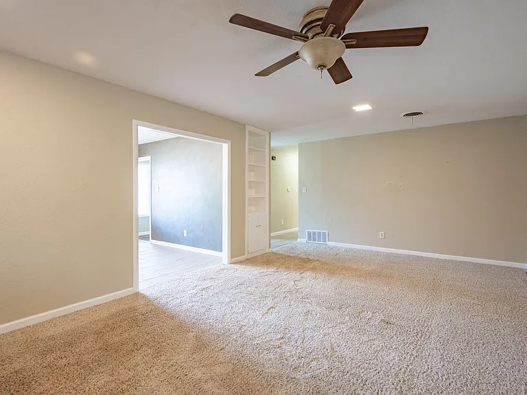5405 Westgate Dr — Photo 6