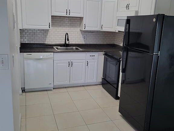 4th image of 9273 SW 8th St APT 419