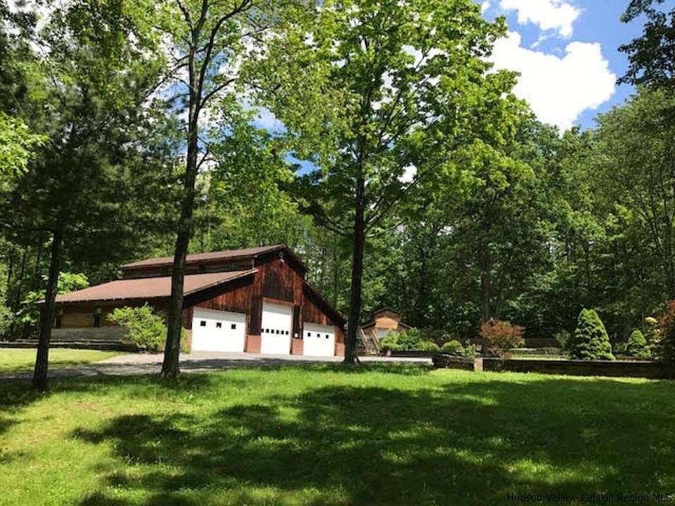 1st image of 53 Majestic Woods Dr