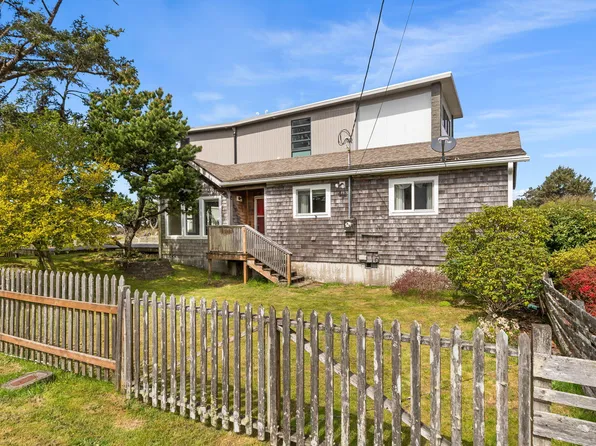 7936 W Marigold St, Rockaway Beach, OR 97136