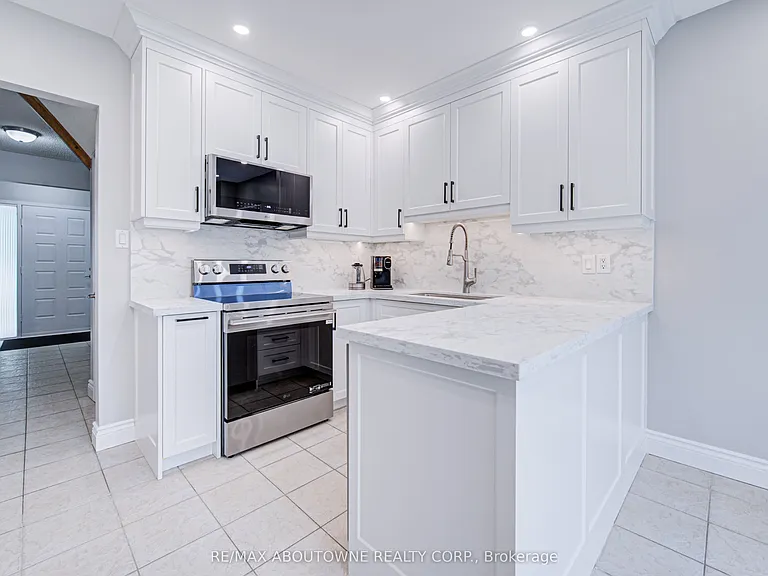 426 Parklane Rd — Photo 8