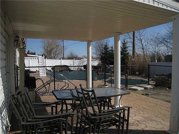 3rd image of 43 S Prince Dr