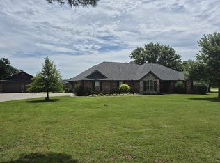 608 Bausinger Rd, Springdale, AR 72762