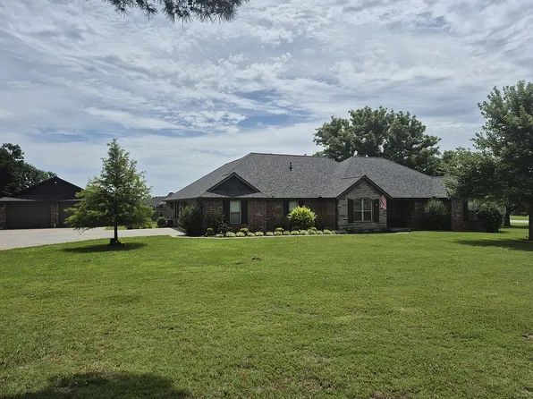 608 Bausinger Rd, Springdale, AR 72762