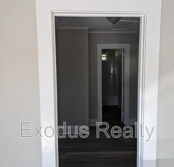 507 Midland Ave — Photo 11