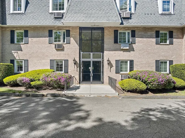 500 Northshore Rd APT 5C, Peabody, MA 01960