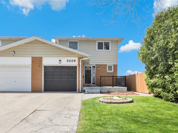3009 Suffolk St, Windsor, ON N8R 1P1