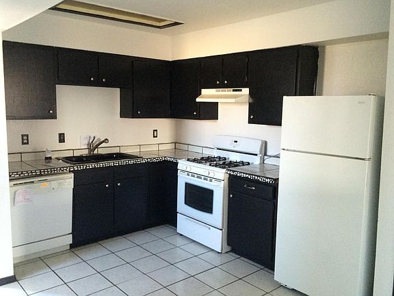 3rd image of 1537 Sacramento St