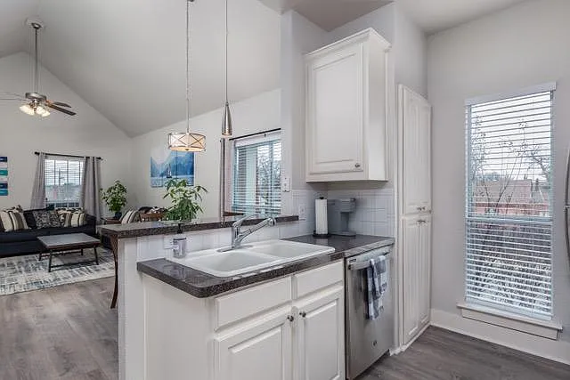 2801 Frazier Ave — Photo 15