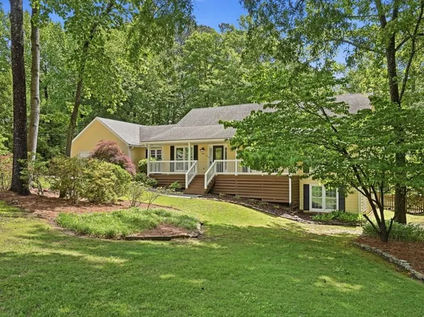 266 Lantern Ridge Ct, Alpharetta, GA 30009
