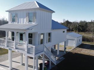 217 Waveland Ave, Waveland, MS 39576