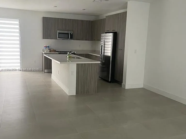 13637 SW 157th Pl — Photo 1