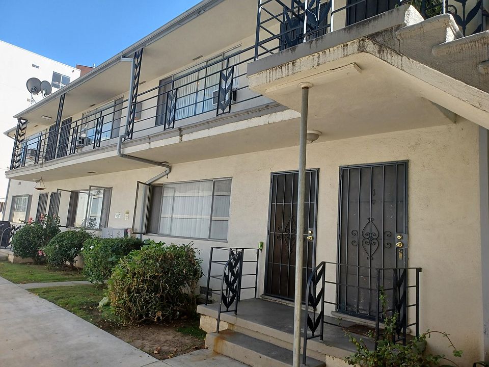 1st image of 1446 N Martel Ave APT 4