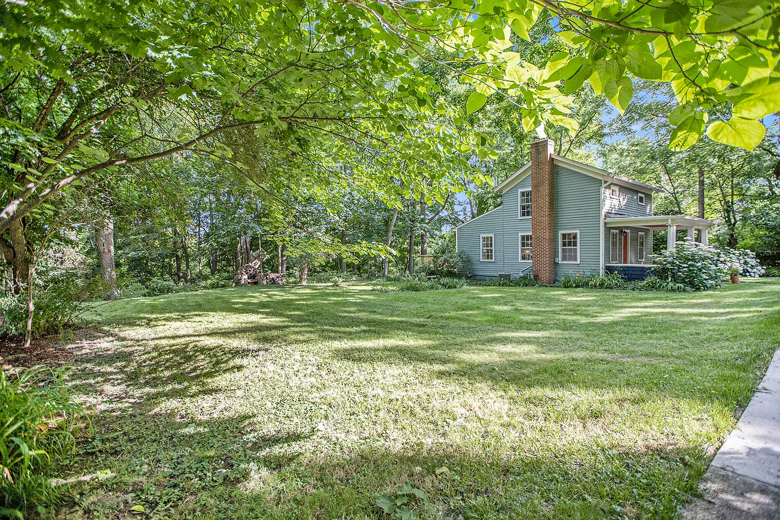 1308 Traver Rd photo 1
