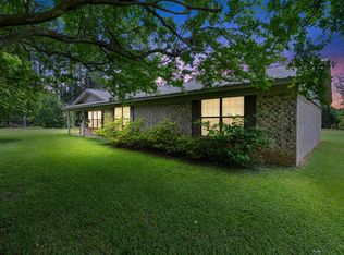 636 Leisure Ln, Waskom, TX 75692