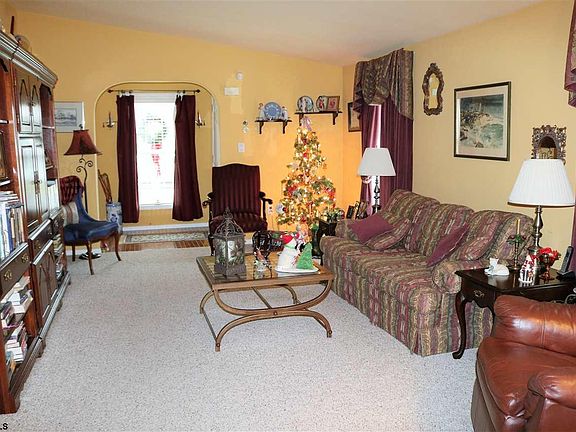 4th image of 71 Knollwood Dr