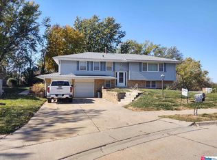 6412 S 77th Cir, Ralston, NE 68127