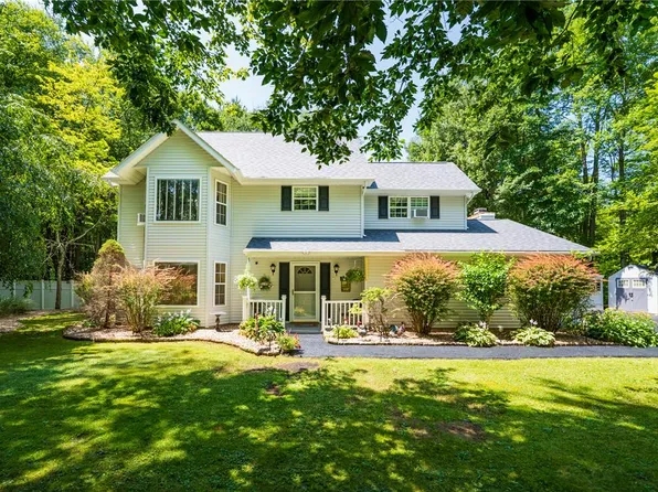 211 Annette Marie Dr, Long Pond, PA 18334