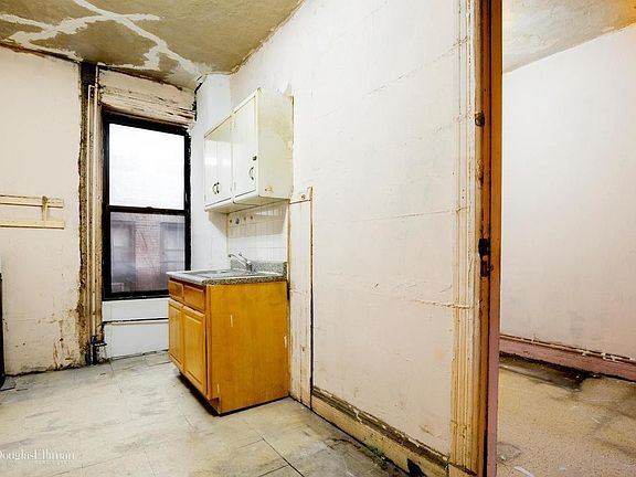 2nd image of 404 W 48th St APT 4B