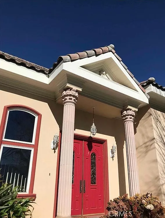 4 bed, 4327 sqft, $5,200 — Photo 1