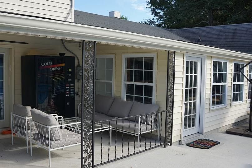 1st image of 712 Shore Dr