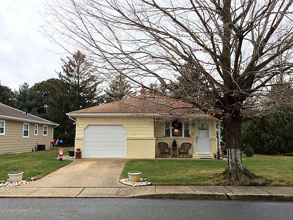 2nd image of 445 Saint Thomas Dr