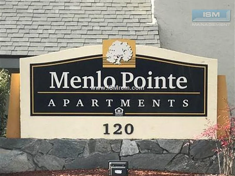 Menlo Pointe