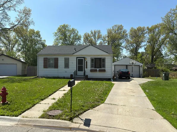 5921 Lee Cir, Lincoln, NE 68506