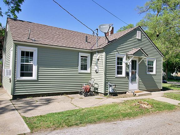3rd image of 442 Harrison Ave