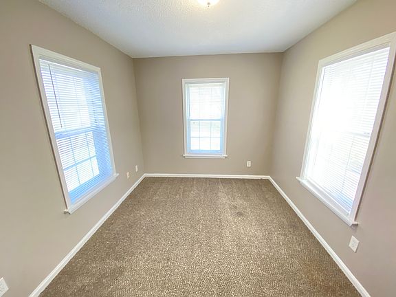 5th image of 3556 Hazelwood Ave