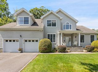 57 Travis Rd, Baldwin Place, NY 10505