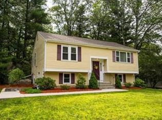40 Elm St, Foxboro, MA 02035